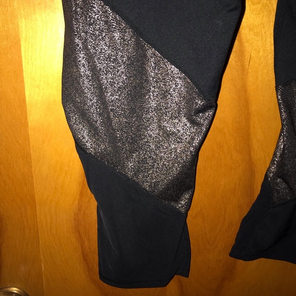 Cropped Fabletics leggings! - Picture 4 of 5